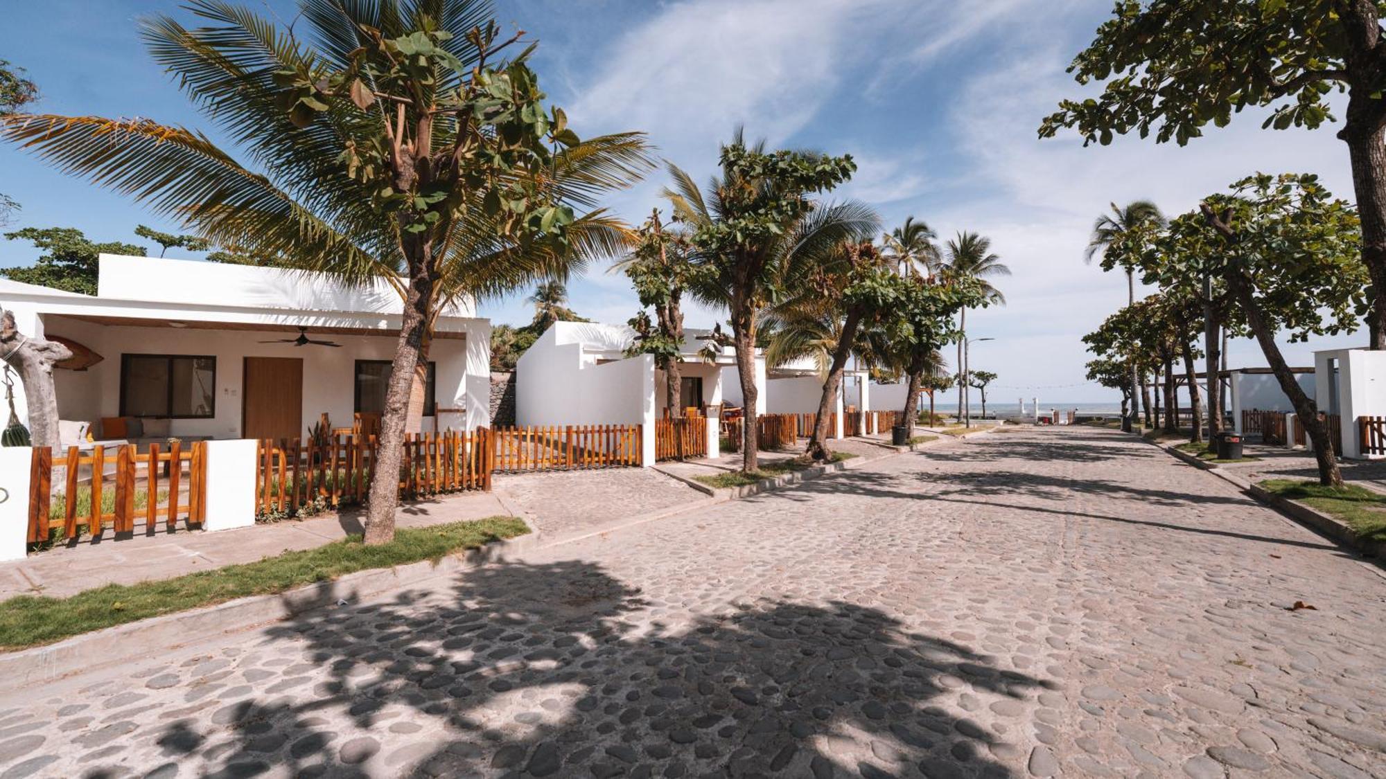 Coco Surf Tropical Village Ла Либертад Екстериор снимка
